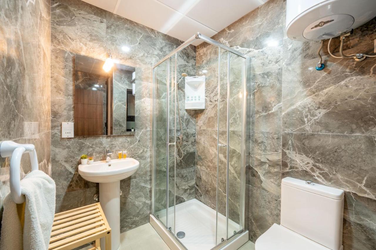 Sea Bliss With Terrace Just Off Seafront In - By Getawaysmalta Apartamento
